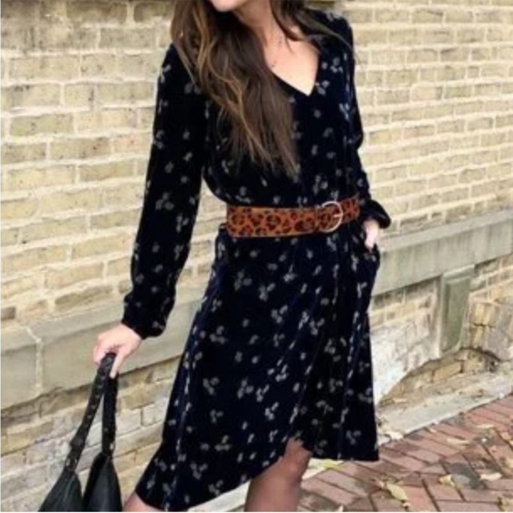 NEW CAbi Decked Out Dress Blue Floral Size Large - Picture 2 of 9